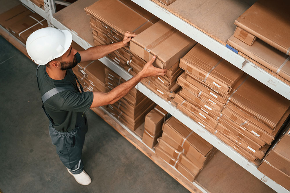 Kommissionierung - Viele der verpackten Teile, Ansicht von oben